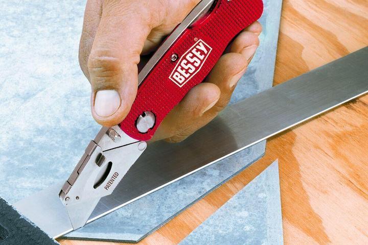 Produktbild Bessey Klingen-Klappmesser mit Aluminiumgriff DBKAH-EU (Cutter)