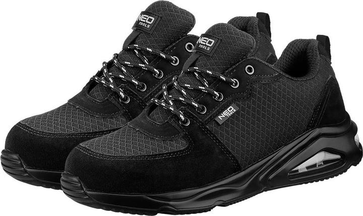 Work shoes