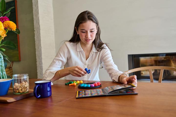 Actual product image Smart Games IQ Deluxe - Circle (English, French, German, Italian, 1 Players)