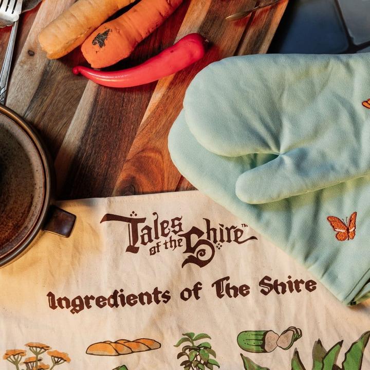 Produktbild Weta Workshop Le Seigneur des Anneaux torchons Ingredients of The Shire (Tales of the Shire (2025)) 69 cm (68.50 x 50 cm)
