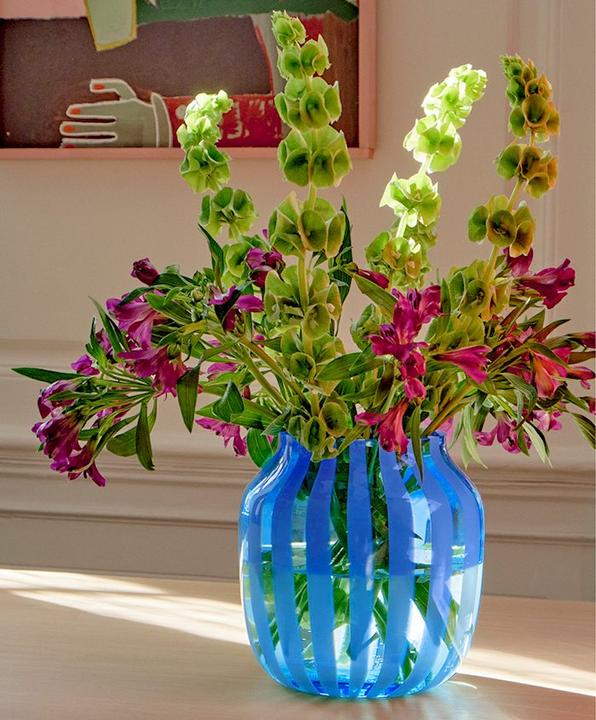 Produktbild HAY Vase JUICE Hellblau gestreift (1 x, 22 x 22 x 22 cm, 1283086.80 l)
