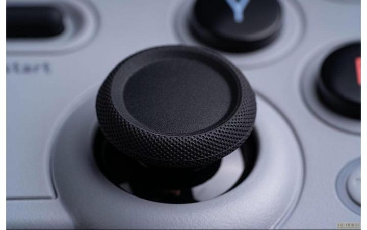 Actual product image 8bitdo Sn30 Pro (Switch, iOS, PC, Android)