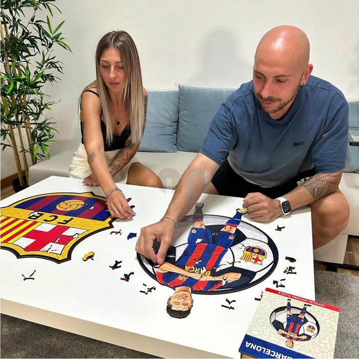 Actual product image Iconic FC Barcelona - Robert Lewandowski - Wooden Puzzle Size L (500 pieces) (500 pieces)