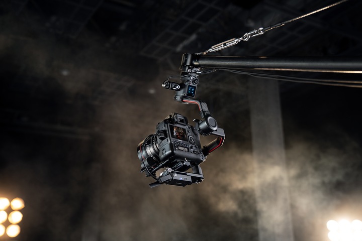 Immagine prodotto DJI RS 2 Pro Combo (Fotocamera reflex, 4.50 kg)