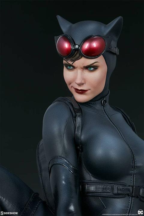 Produktbild Sideshow DC Comics “Catwoman” Premium Format Figur