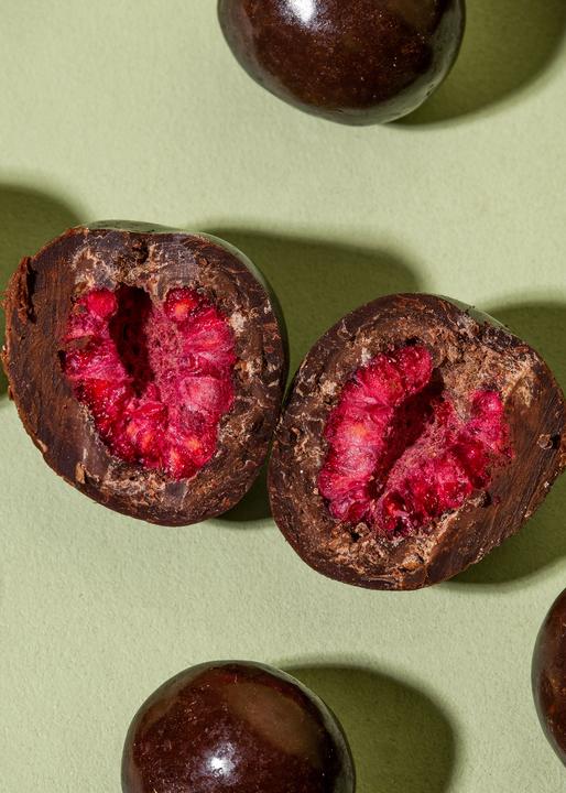 Produktbild KoRo Gefriergetrocknete Himbeeren in dunkler Schokolade (1000 g)