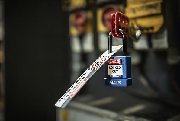 Productafbeelding Brady Hoog veiligheidsslot, Aluminium slot met Nylon bescherming, Met stalen beugel, Blauw, 38 mm