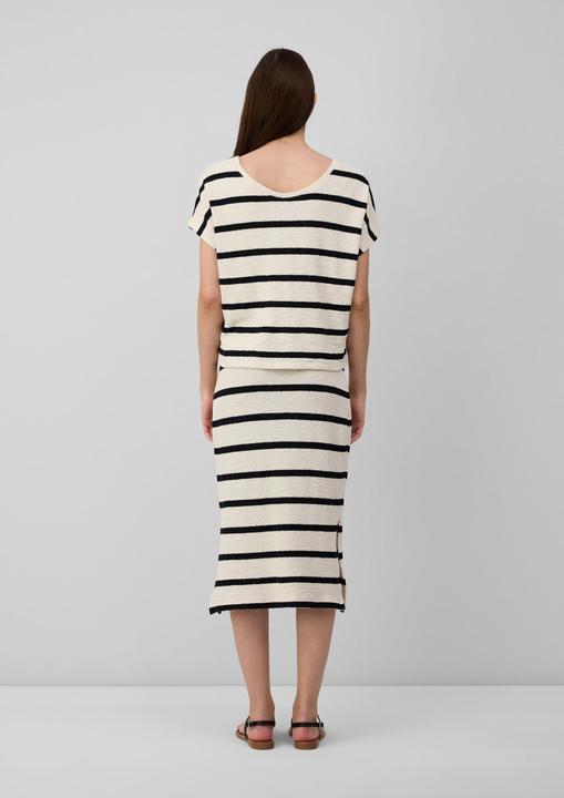 Produktbild S.Oliver Sweatshirt Kurzarm-Sweatshirt aus Strickjersey mit überschnittenen Schultern (40)