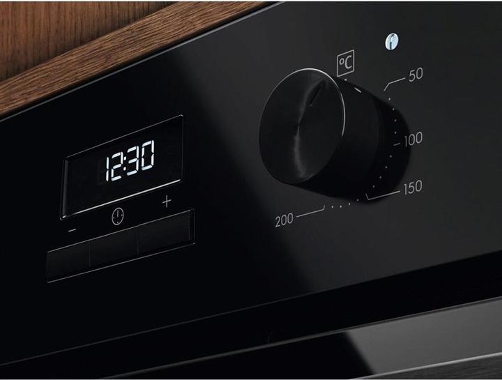 Actual product image Electrolux Built-in oven 300 series LOH3H00BK