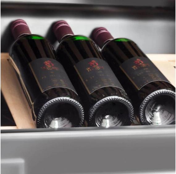Immagine prodotto Caso Frigorifero per vino da incasso WineDeluxe E 29, Nero, Destro