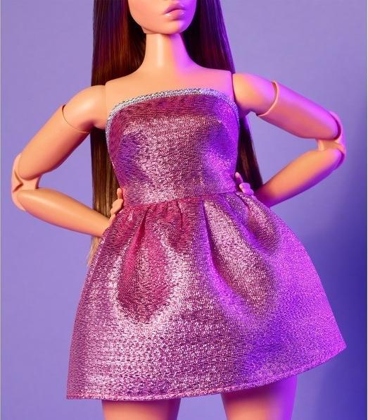 Produktbild Barbie Signature Looks 23 - Curvy, Pink Mini Dress