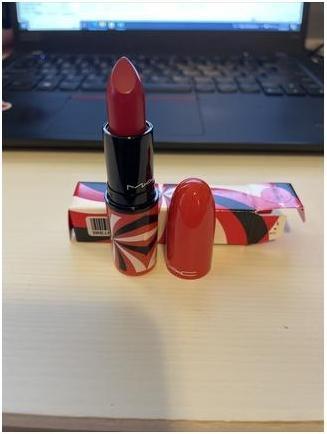 Actual product image MAC Cosmetics Lipstick Hypnotizing Holiday (Wild card)