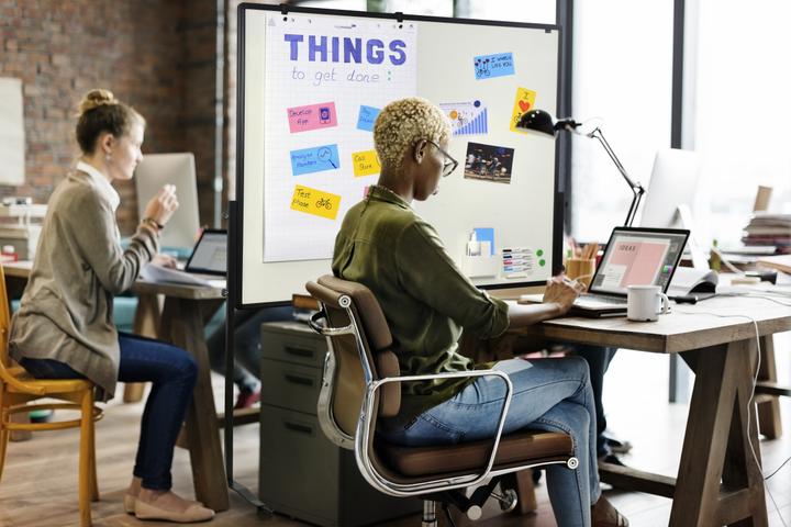 Produktbild Legamaster PREMIUM PLUS Trennwand Whiteboard emailliert (120 x 150 cm)