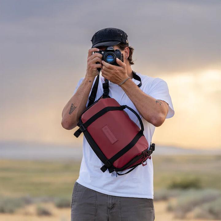 Produktbild Wandrd ROGUE Sling 9L Rhoone Burgundy V2 (Kamera Schultertasche, 9 l)