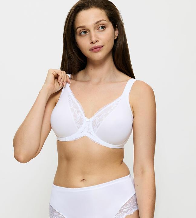 Actual product image Triumph Modern Lace + Cotton W Underwired Bra (Single pack, 80 C)