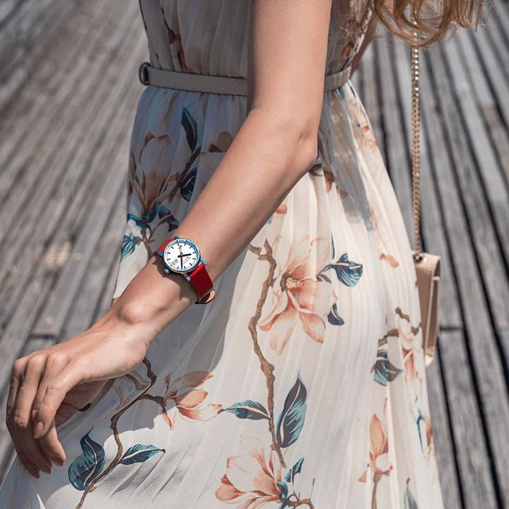 Actual product image Mondaine Evo2 (Analogue wristwatch, Swiss made, 30 mm)