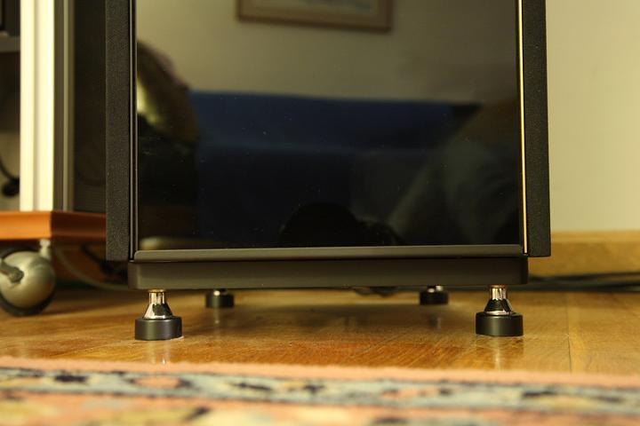 Actual product image Soundcare SuperSpikes M8 Silver - Set of 4