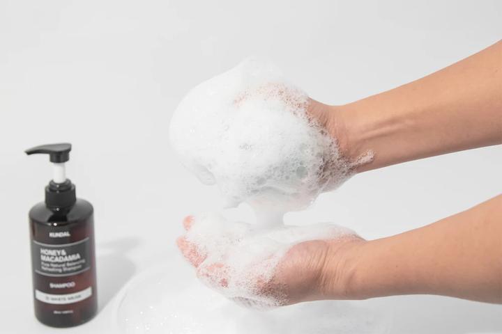 Produktbild Kundal Weisser Moschus (Flüssiges Shampoo, 500 ml)