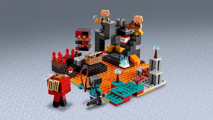 Actual product image LEGO The Nether Bastion (21185, LEGO Minecraft)
