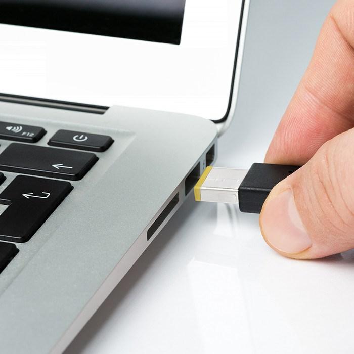 Actual product image Qoltec 51766 - Notebook - Indoor - 220 - 240 V - 50 - 60 Hz - 65 W - 20 V (65 W)