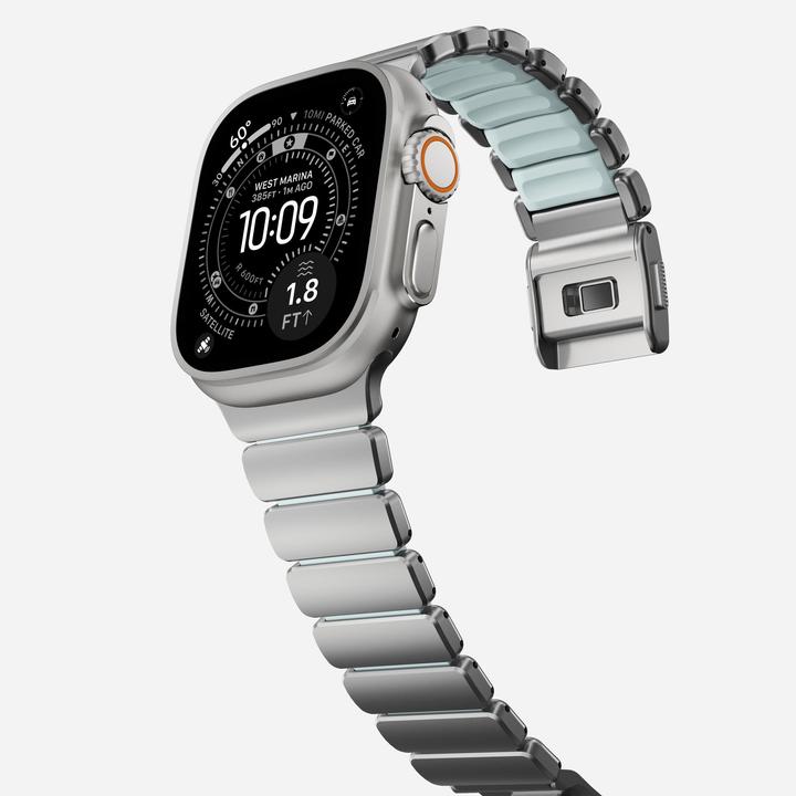 Produktbild Nomad Stratos Band Titanium Natural 49mm Icy Blue Glow (22 mm, FKM, Grad 4 Titan, Titan)