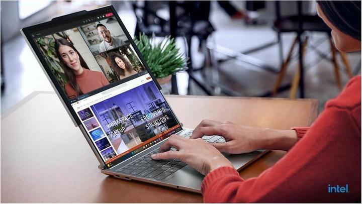 Produktbild Lenovo ThinkBook Plus Gen 6 Rollable (14", 1000 GB, 32 GB, CH, Intel Core Ultra 7 258V)