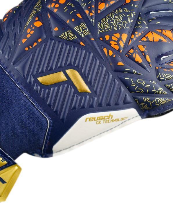 Actual product image Reusch Attrakt Solid (6)