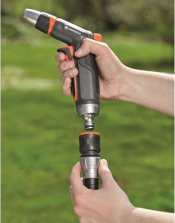 Actual product image Gardena Premium cleaning syringe set