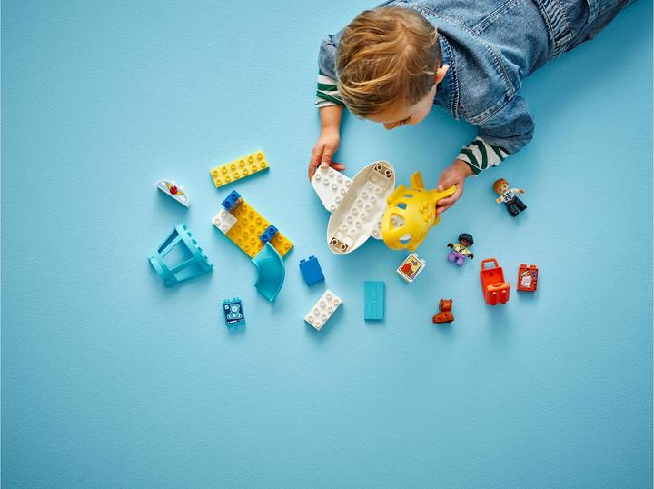 Image du produit LEGO Erster Besuch im Flughafen (10443)