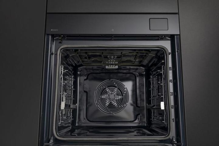 Actual product image Hisense Backofen Pyrolyse BlackGlass HI8 BI 614P8B Glasfront schwarz