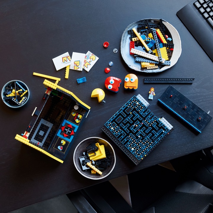 Actual product image LEGO PAC-MAN Arcade 10323 (10323, LEGO Icons, LEGO Rare Sets)