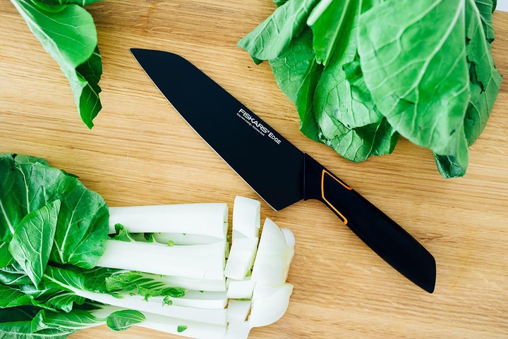 Actual product image Fiskars Santoku (17 cm)