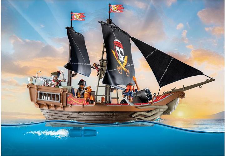 Actual product image Playmobil Large pirate ship (71530)