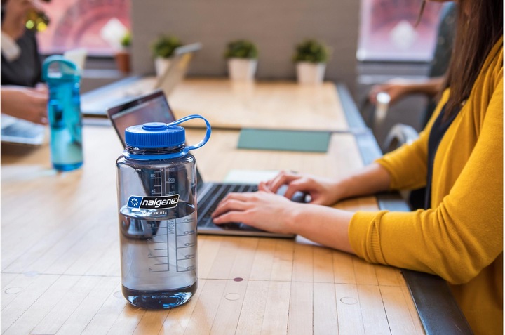 Actual product image Nalgene Water bottle WH Sustain (1 l)