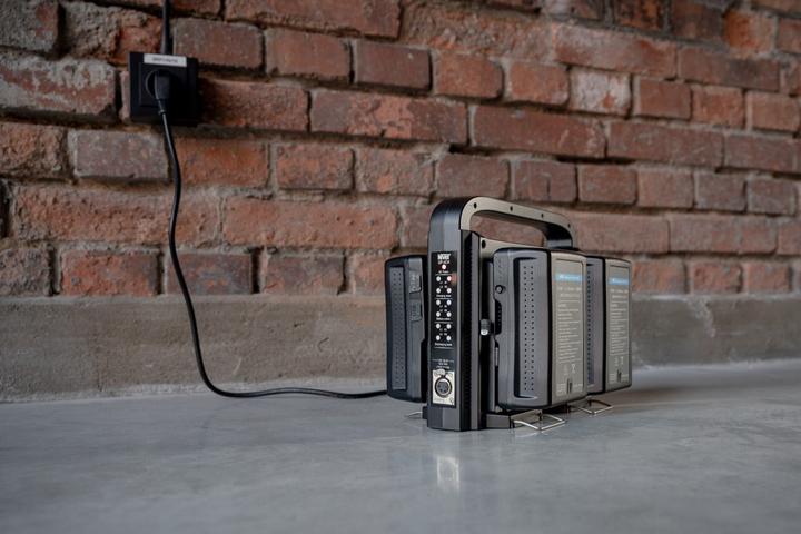 Actual product image Newell Four-channel charger BP-4CH for V-Mount batteries (Camera battery charger)
