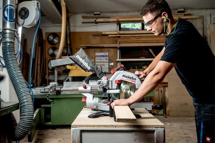 Actual product image Metabo KGS 18 LTX BL 254 2x 5,2Ah