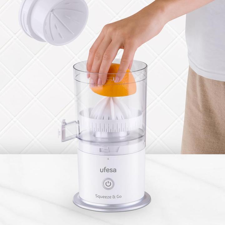 Produktbild Ufesa Squeeze&Go Rechargeable Juicer 30 USB Uses