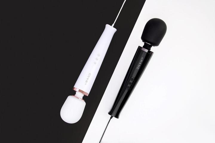 Produktbild Le Wand Powerful Plug-In Vibrating Massager