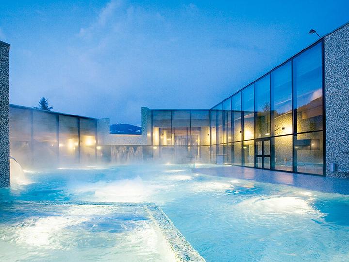 Produktbild Smartbox Bains de la Gruyère: 1 Serenity-Paket mit Spa-Zugang und Paarbehandlung (2 Pers.)