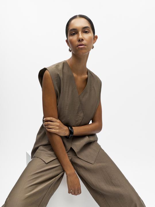 Actual product image Object Vorn gebundenes Weste (40)