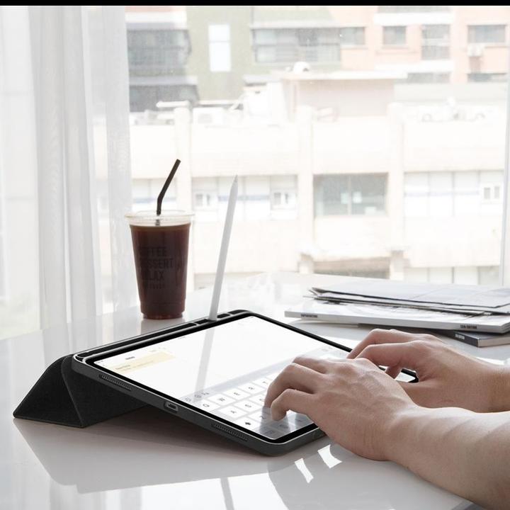 Produktbild Spigen Urban Fit (iPad Pro 11 2020 (2. Gen))