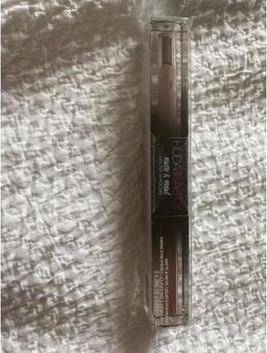 Actual product image Huda Beauty Matte & Metallized Eyeshadows - Request Line & Slow Jams