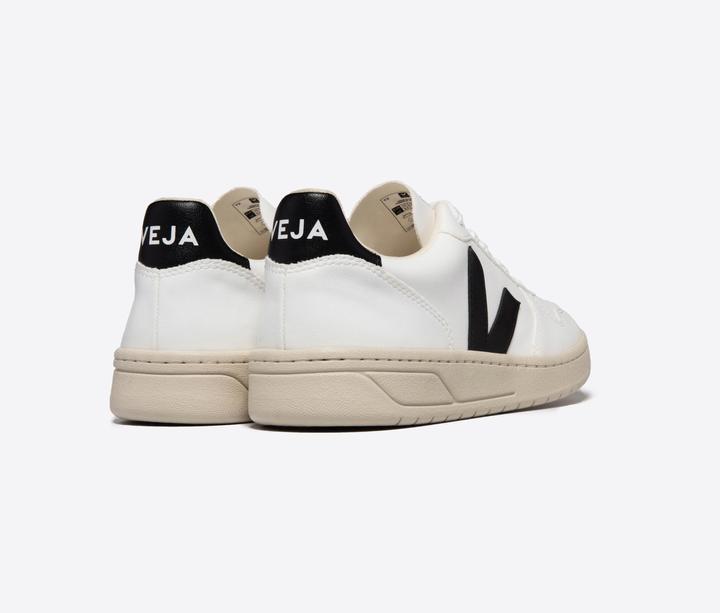 Actual product image Veja V-10 (44)