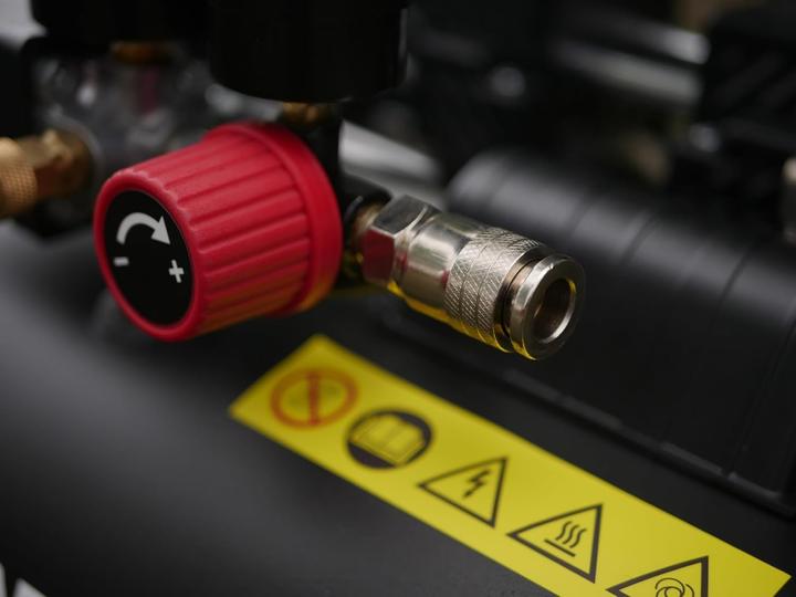Actual product image Yard Force Silent Compressor (6 l, 8 bar)