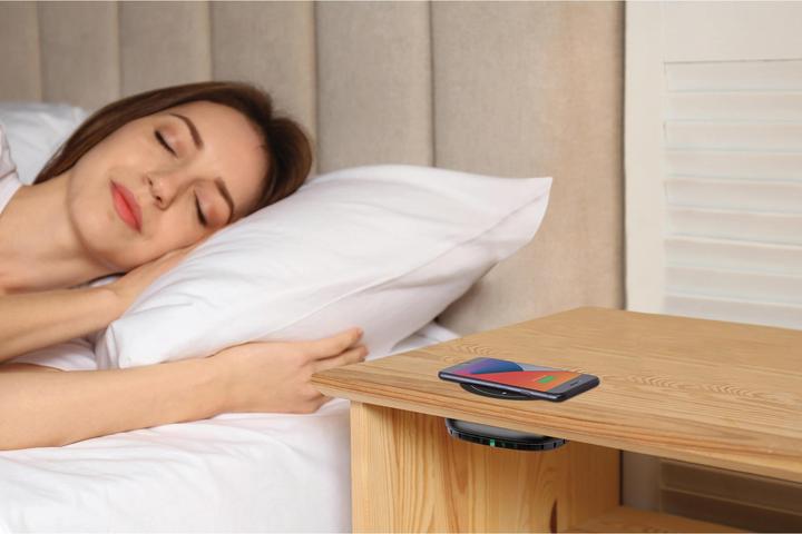 Produktbild Manhattan Under-Desk Fast Wireless Charger Installs Under Your Furniture to Turn It into a Wireless (10 W)