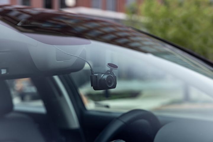 Produktbild Garmin Klebehalterung fr Dash Cam 2024-Serie