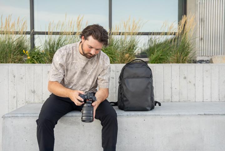 Actual product image Wandrd PRVKE 21 Pocket Photo Bundle Wasatch Green (Camera backpack, 21 l)