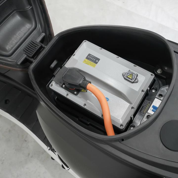 Actual product image ecoro Syra 90SX (95 km/h, 5500 W)