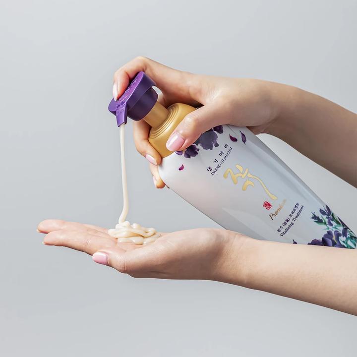 Actual product image Daeng Gi Meo Ri Vitalizing Premium Treatment 16.9 Fl Oz 500ml (500 ml)