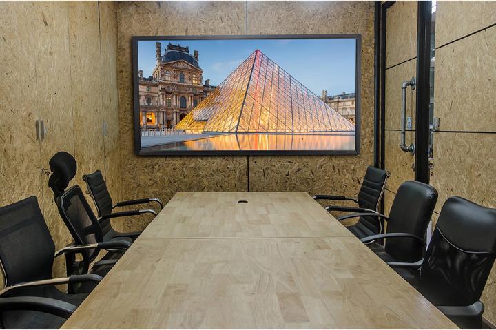 Actual product image Peerless SF680P (Wall, 95", 158 kg)